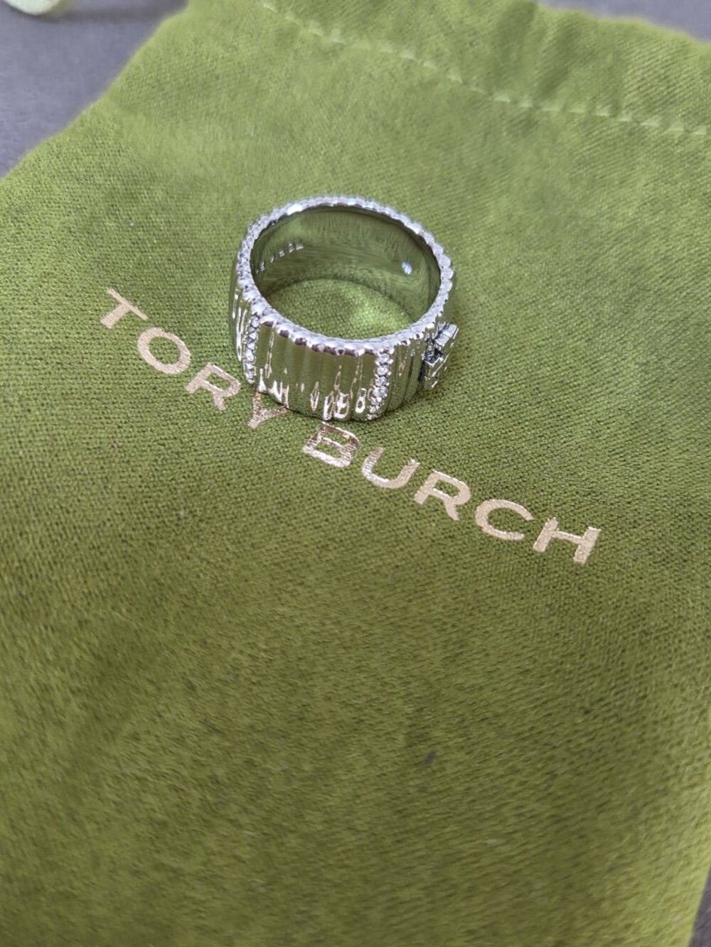 New Tory Burch Crystal Textured Pave Logo statement Ring in Silver Size 6